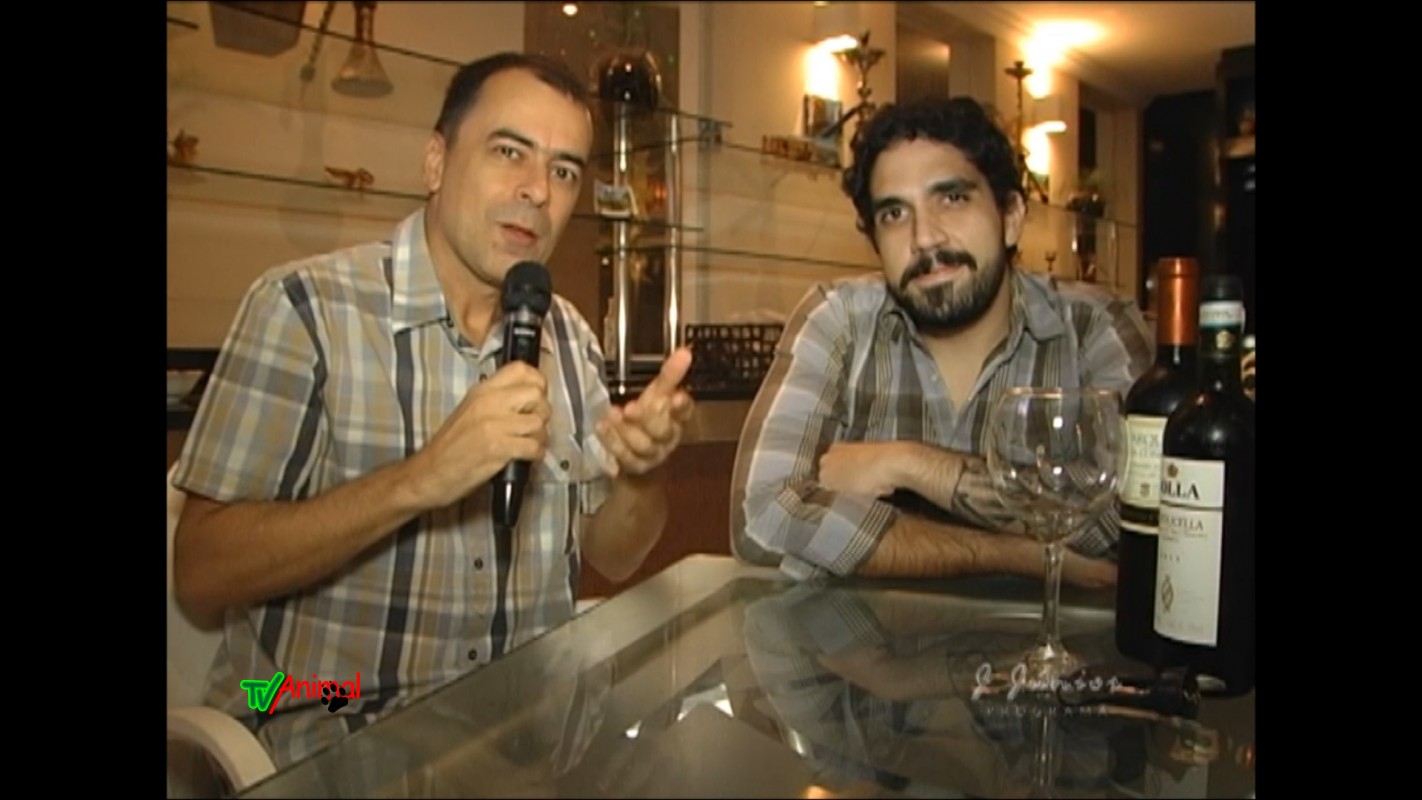 J Júnior entrevista o sommelier Yuri Tannús e o papo é vinhos...